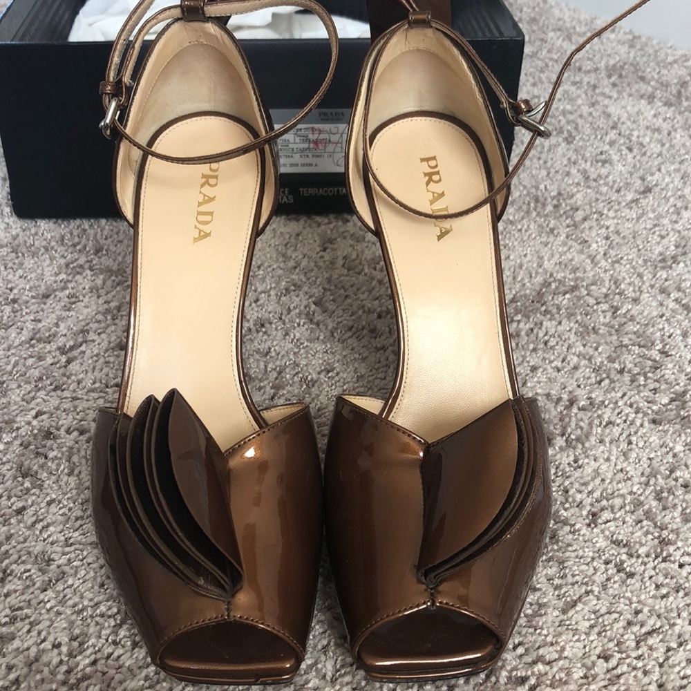 🛑 SOLD! Prada Patent Leather Sandals - Picture 1 of 9